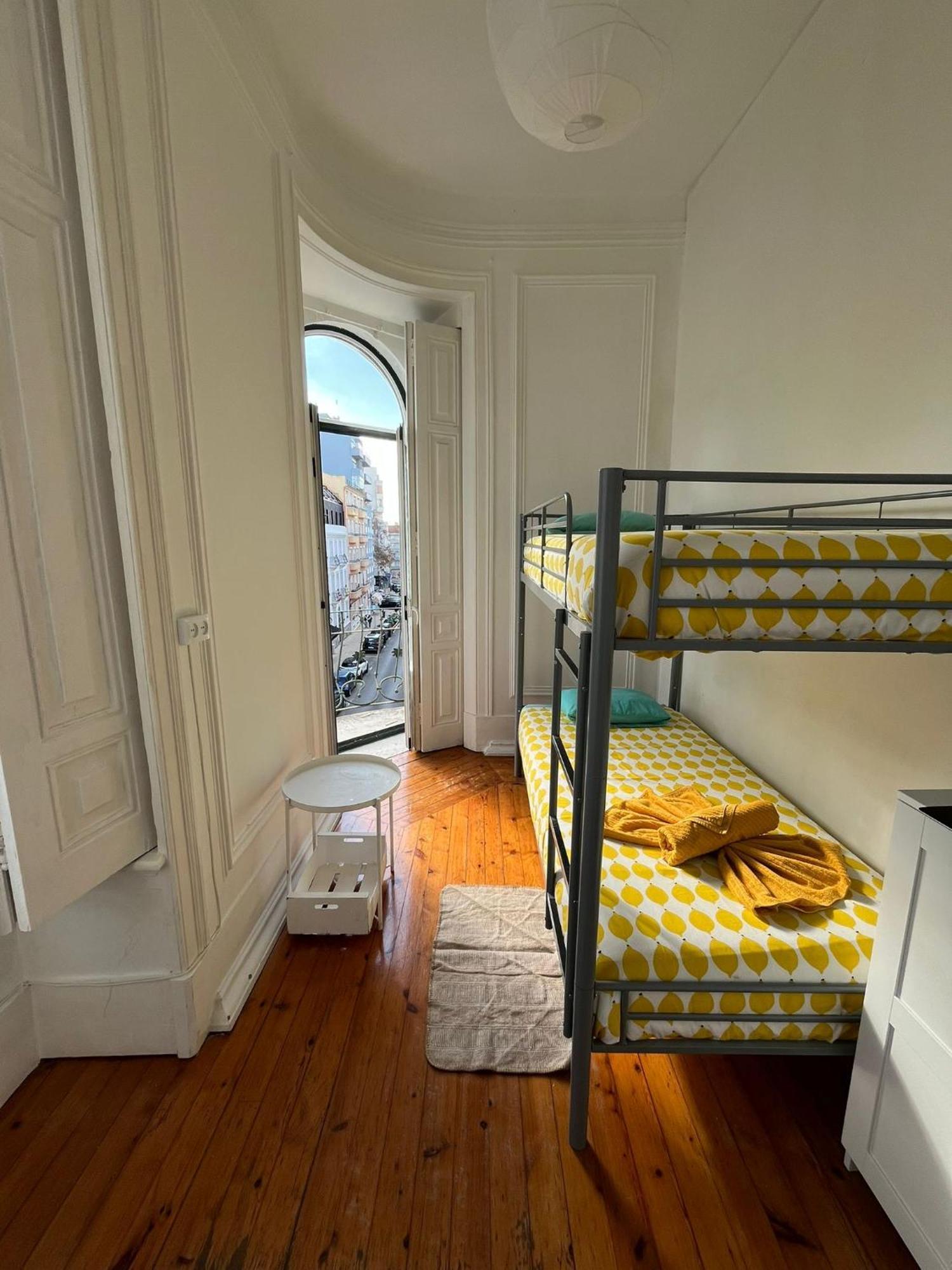 Garden Campo De Ourique Guest House - Hostel Lisboa Kültér fotó
